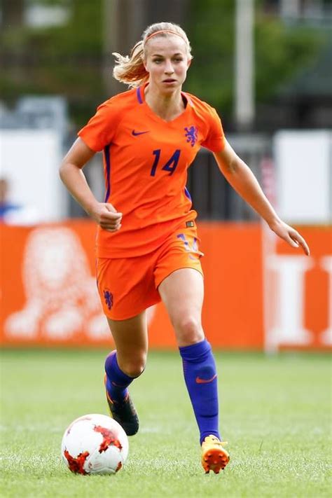 Pin Van Gagan Grewal Op Sporty Girls Vrouwenvoetbal Meisjes Voetbal