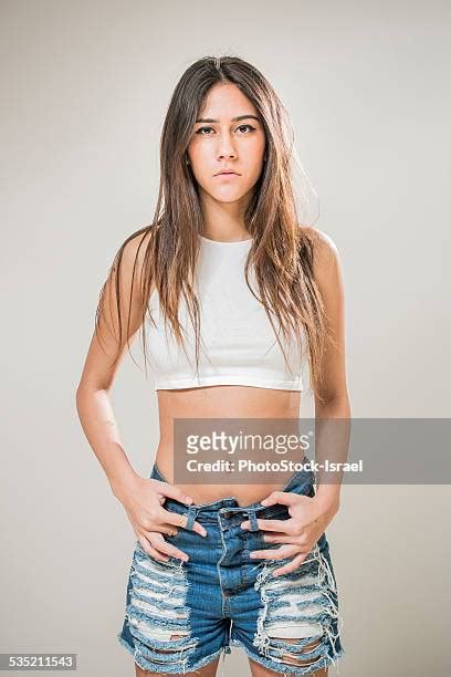 Teen Girls Midriff Photos And Premium High Res Pictures Getty Images