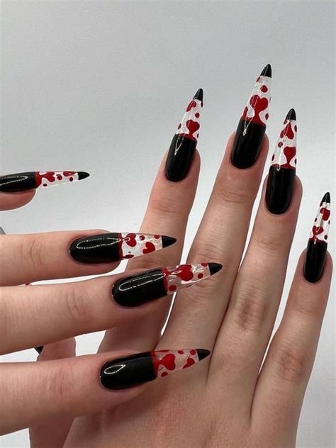 Pin by 𝓜𝙊𝙊𝙉𝘼𝙀𝖲𝖳𝖴𝖥𝖥 ₓ ୭ on RESSOURCES Punk nails Witchy nails Gothic nails