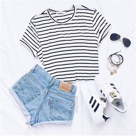 💕donating soon💕black white striped cropped tee moda de ropa ropa de moda ropa tumblr