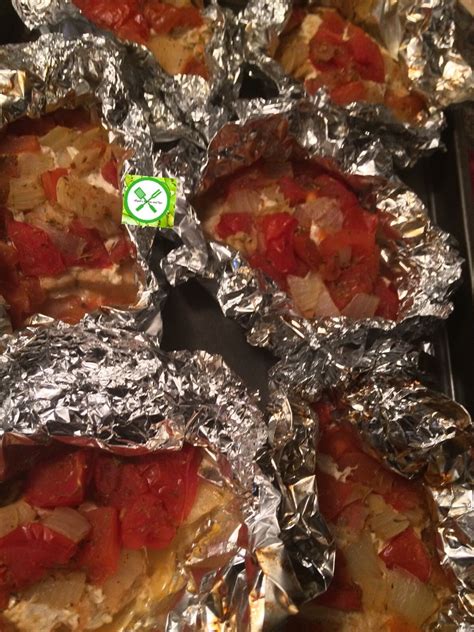 Fold the foil into a packet so that no juice can escape while cooking. Baked Salmon in Foil | Recipe | Baked salmon, Salmon, Food recipes