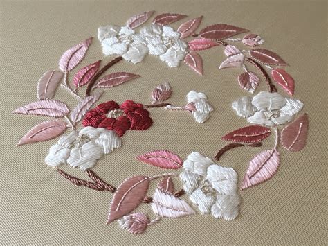 【日本刺繍】季節の花丸紋 秋の紅葉と冬の椿 Atelier Di Fiori Embroidery