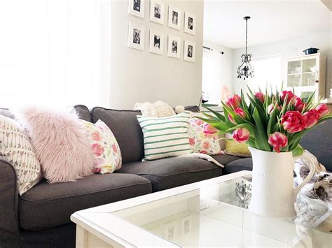 Beautiful 10 Spring Living Room Decoration Ideas Trend 2020 Spring