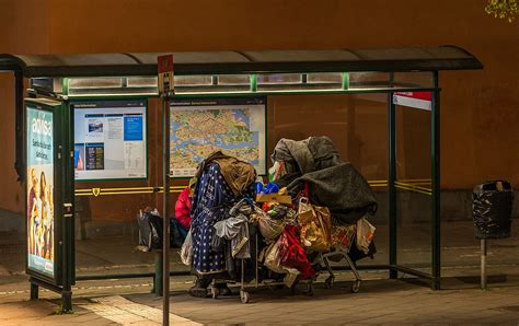Stockholm metro — stockholms tunnelbana info locale stockholm transit type rapid transit … "Fritidsgård" för äldre som är bostadslösa i Kärrtorp ...