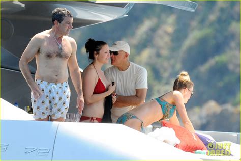 Antonio Banderas Goes Shirtless In Ischia With His Girlfriend Photo Antonio Banderas