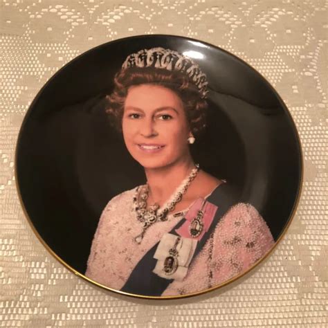 Queen Elizabeth Limited Edition Silver Jubilee Commemorative Plate