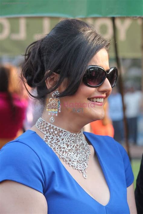 zarine khan at gitanjali race in rwitc mumbai on 23rd dec 2012 zarine khan actress