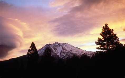 Mt Shasta Sunrise 40 Years Ago From The Dorm Parking Flickr
