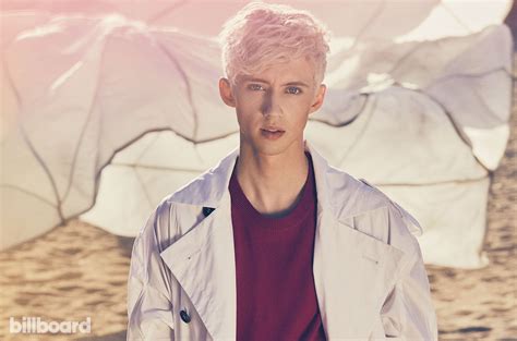 Here Are The Funniest Fan Reactions To Troye Sivan S Bloom See The
