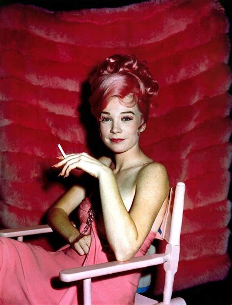 Shirley Maclaine On The Set Of What A Way To Go Shirley Maclaine Pink Hair Old Hollywood