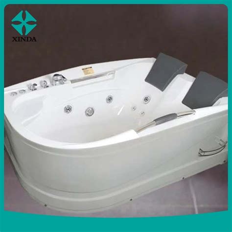 Factory Sell Luxury Freestanding Bath Tub Bubble Jacuzzi 2 Person Bathtub Sale Custom Massage