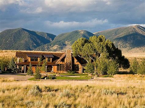A Refreshingly Simple Ranch Update In Montana Mountain Living Ranch