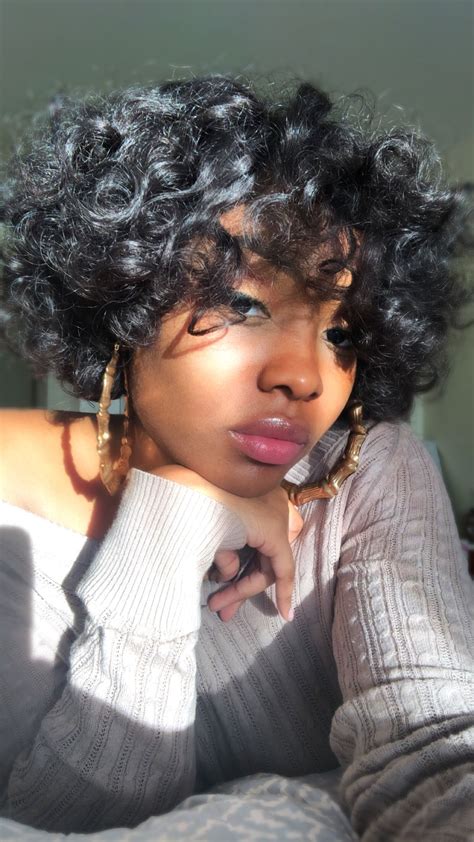 Looks Stunning With These 90S Black Natural Hairstyles