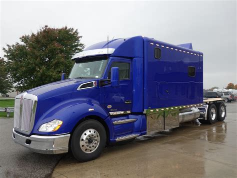 Kenworth T680 Ari Legacy Sleepers