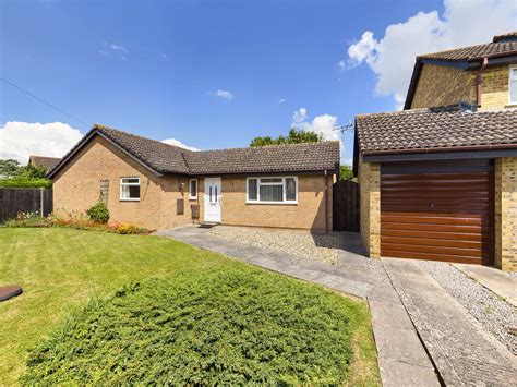 Bed Bungalow For Sale In Farriers End Quedgeley Gloucester