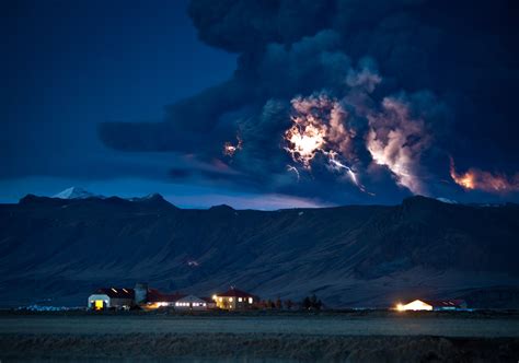 Volcanic Eruption In Iceland 3 Photos Pdn Photo Of The Day