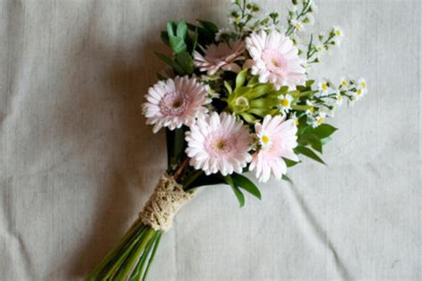 Invite some of your bridesmaids along so they can build their bouquets at the same. The official blog of the New York Institute of Art and ...