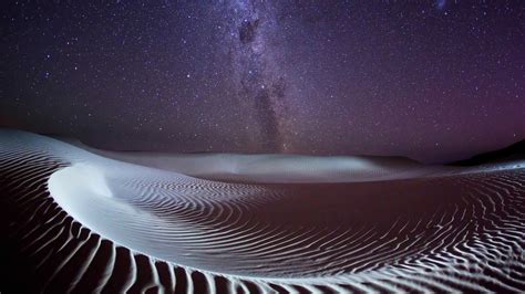 1366x768 Resolution Desert Under Milky Way Galaxy Desert Night