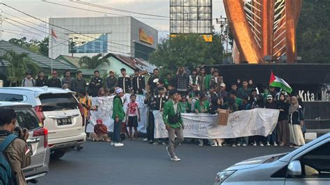 Mahasiswa Uin Datokarama Palu Gelar Aksi Solidaritas Dan Galang Dana