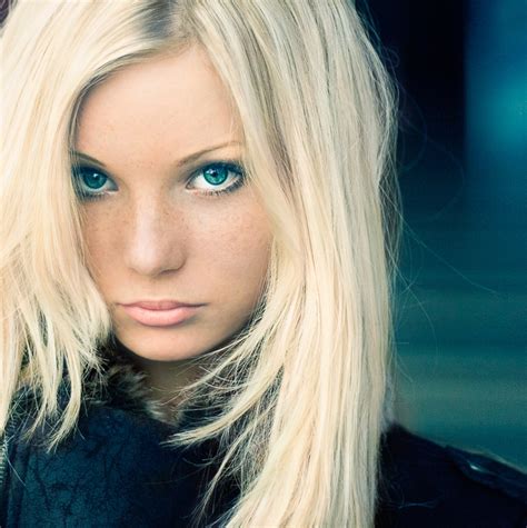 Vintage scooter barbie blonde hair freckles skipper red coat dress mattel japan. Blonde Freckles - Wild Anal