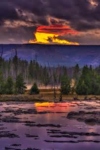Yellowstone national park is the world's first national park. Photographs of Yellowstone National Park and Its Animals ...