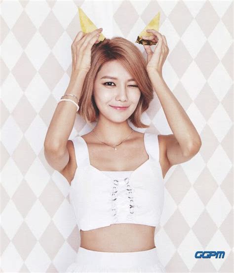 Check Out The Scans From Snsds 2016 Seasons Greetings Calendar Sooyoung Snsd Kim Hyoyeon