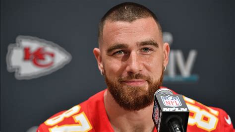 Travis kelce talks patrick mahomes, super bowl liv and the chiefs becoming a dynasty | first chiefs news: Chiefs' Travis Kelce Participating in Beer Pong Contest ...