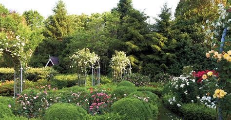 A Look Inside The Private Hamptons Garden Of One Famous Architect Vogue