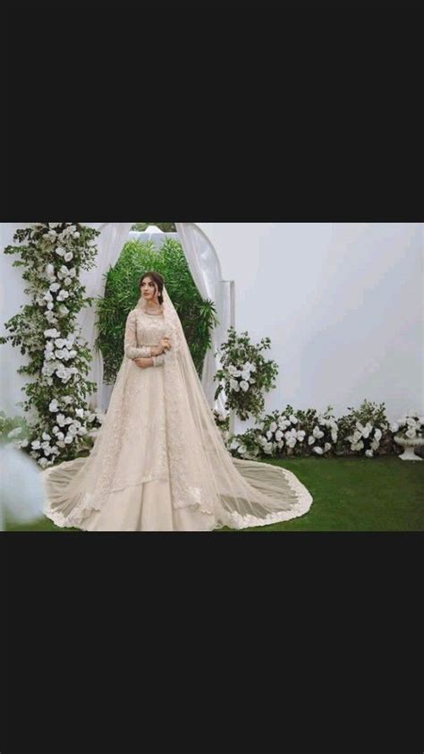 Pin By ♕𝓢𝓾𝓯𝓲𝔂𝓪𝓷𝓪 ♡𝓜𝓪𝓵𝓲𝓴♕ On Pakistani♡celebs Pakistani Bridal Wear