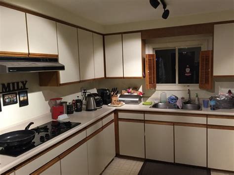 Your home improvements refference | laminate kitchen cabinets with wood trim. Is "No Hardware" the New Hardware Trend for Kitchens?