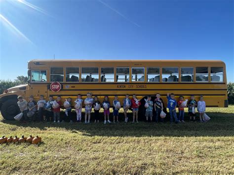Students Visit Local Pumpkin Patch Kenton City Schools