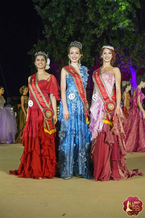 puɾtuˈɣaɫ), officially the portuguese republic (portuguese: Miss Portuguesa 2017: Filipa Barroso - Boas.pt ...