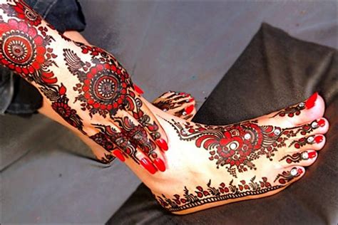 7 Latest Colourful Mehndi Designs For You