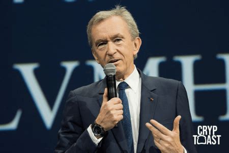 He has been serving as the chairman and chief executive officer of lvmh moët hennessy louis vuitton company since 1989, and is also the main shareholder in the company. Bernard Arnault s'intéresse-t-il aux crypto-monnaies ...