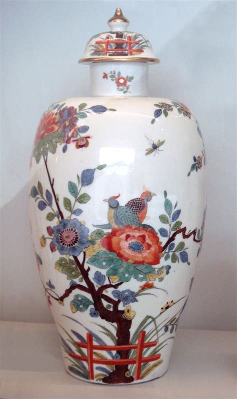 Clignancourt Porcelain