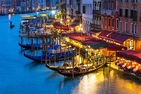 البندقية تصدّ الفيضانات بطريقة مبتكرة. البندقية (فينيسيا) - Marhaba Italia