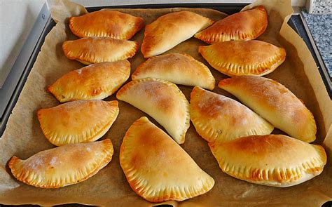 Learn about the nutritional benefits and how to make here. Empanadas (Teigtaschen mit Hackfleischfüllung) von Lamagra ...