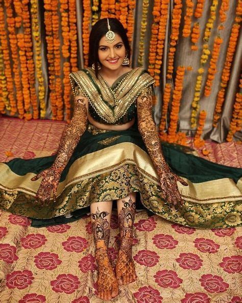 Traditional Look But Stylish Bridal Dresses For Mehndi Ceremony In 2021 Bridal Outfits White