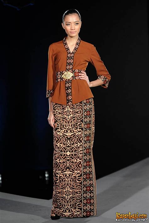Kebaya Dan Tenun Indonesia Pakaian Wanita Model Pakaian Pakaian Elegan