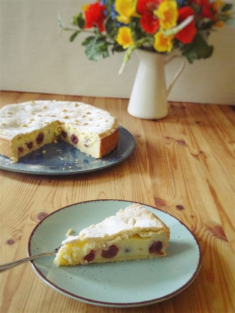 Über 440 bewertungen und für super befunden. Mürbeteigkuchen mit Vanillepudding, Kirschen und ...