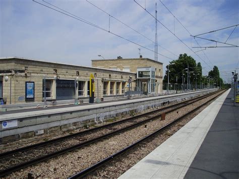 Gare De Villeparisis Mitry Le Neuf Train Station Bonjourlafrance