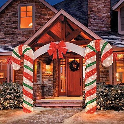 These are the best outdoor christmas decorations for any front lawn, porch, or backyard. Cheap But Stunning Outdoor Christmas Decorations Ideas 01 | Christmas decorations diy outdoor ...