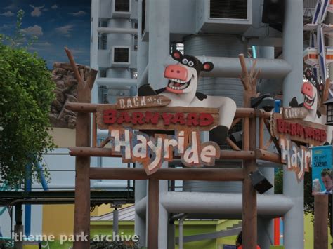 Theme Park Archive Back At The Barnyard Hayride At