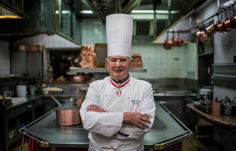 Voici notre top 10 des cuisiniers étoilés, stars de la tv. Le chef cuisinier français Paul Bocuse est décédé | Le Devoir