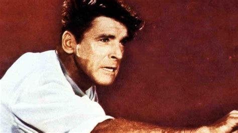 How Burt Lancaster Changed His Appearance For Hollywood
