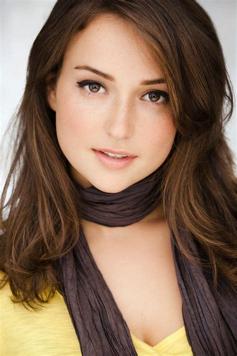 Pictures Of Beautiful Women Actress Milana Vayntrub