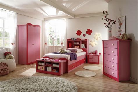 Girls bedroom ideas | designing a girl's bedroom can be very difficult and easy at the same time. Home Decorating Interior Design Ideas: Pink Bedding for a ...