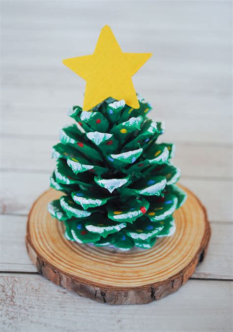 Super Easy Pinecone Christmas Tree Craft Diy Christmas Tree Crafts