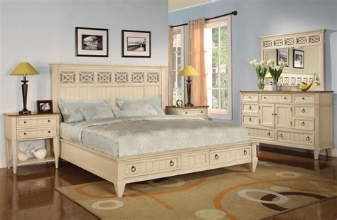 Homecho 5 drawer dresser, modern chest of drawer, white dresser chest for bedroom, living room, laundry room, closet, wood frame and easy pull antique style handle 4.2 out of 5 stars 453 $149.99 $ 149. Antique Furniture Hunting Tips - InspirationSeek.com