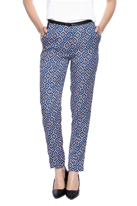 Geometric Printed Slim Fit Pants With A High Waist Side Pockets
